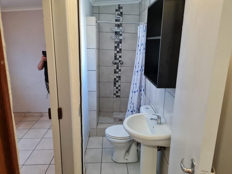 4 Bedroom Property for Sale in Goodwood Central Western Cape